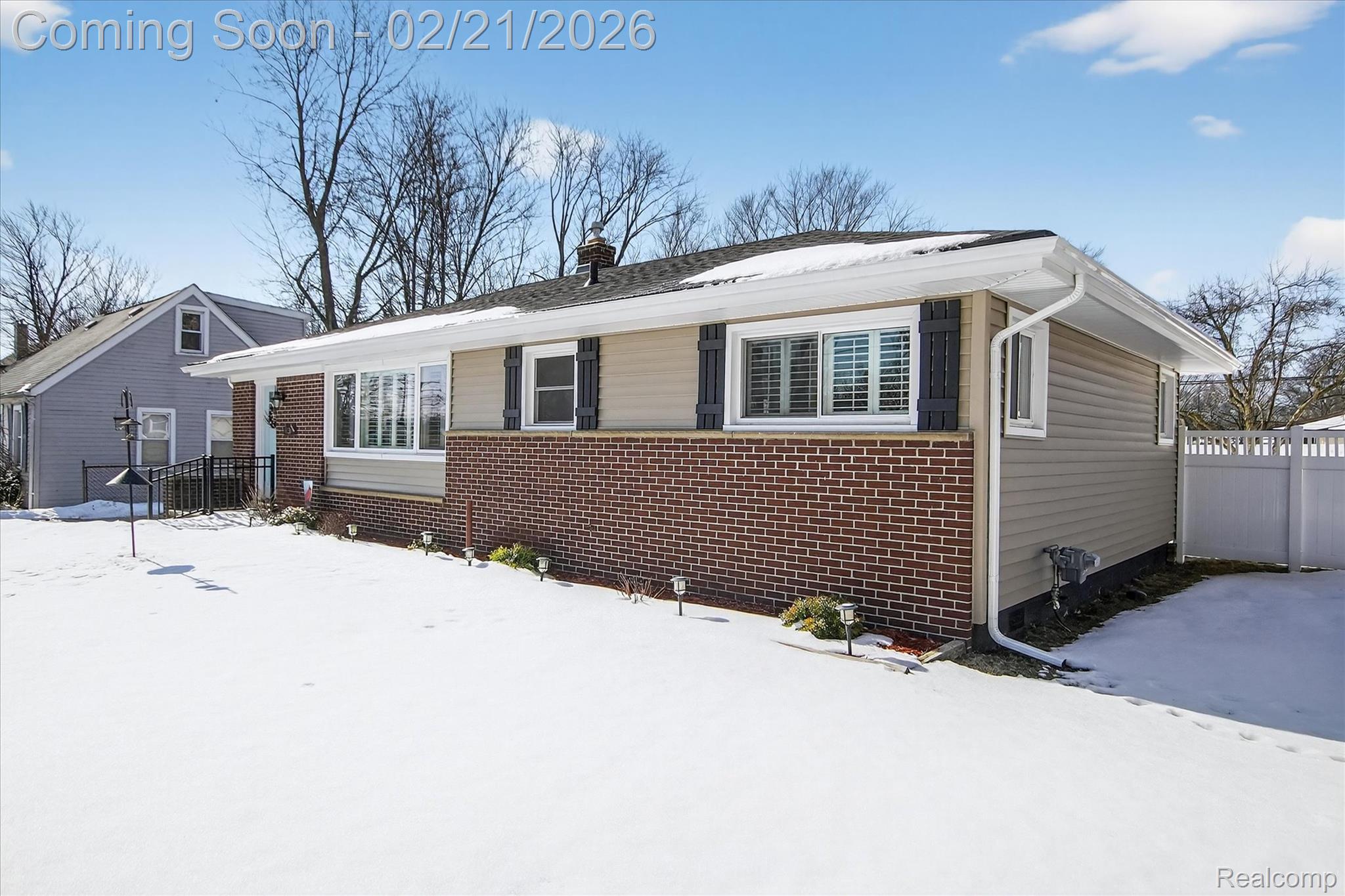 5731 N Harvey Street