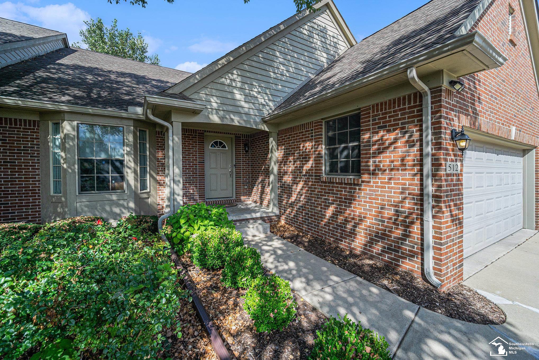 512 Brooks Hollow Court