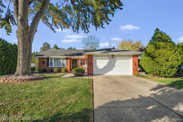 6344 CAMPUS DR, DEARBORN HEIGHTS, MI 48127 - Image 99ea1fb6a9c5861d2bd0d95eef9e1b80/297630319