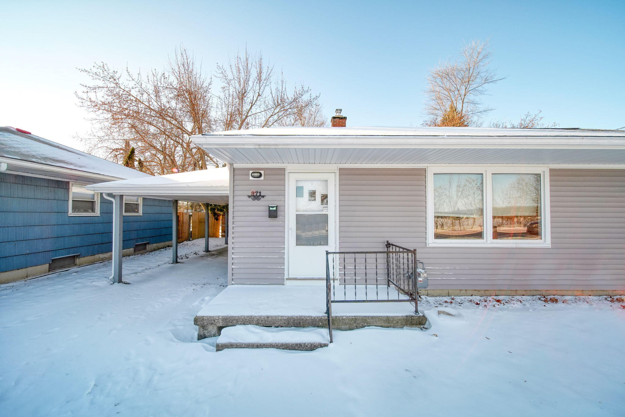 371 Riverside Avenue