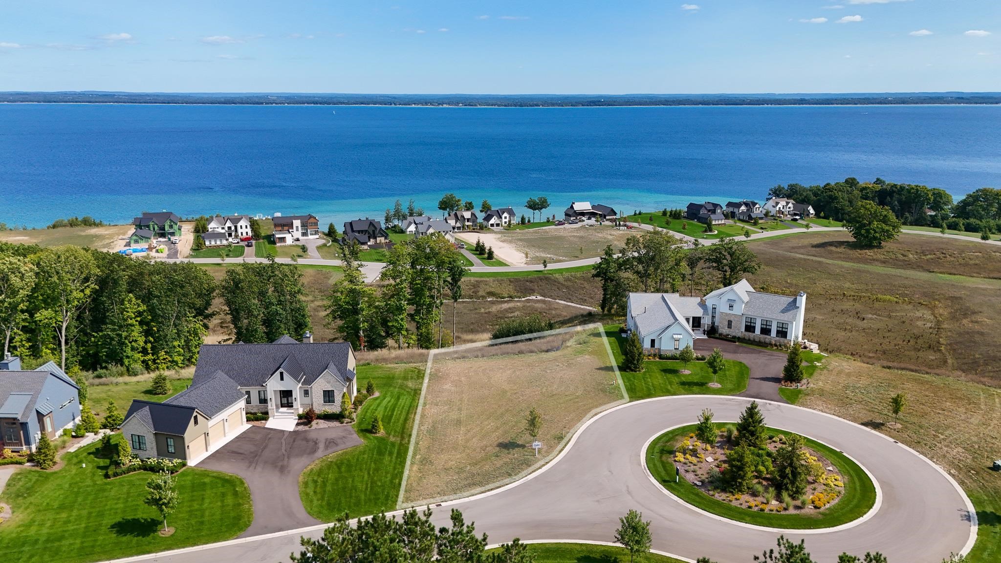 15985 Waters Edge