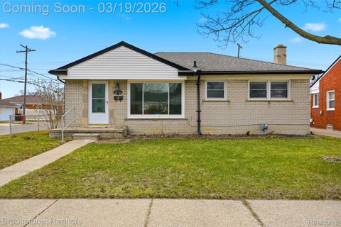25705 Ronald Street Roseville City MI 48066