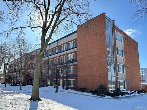 2925 W 13 MILE Road 205 Royal Oak City MI 48073