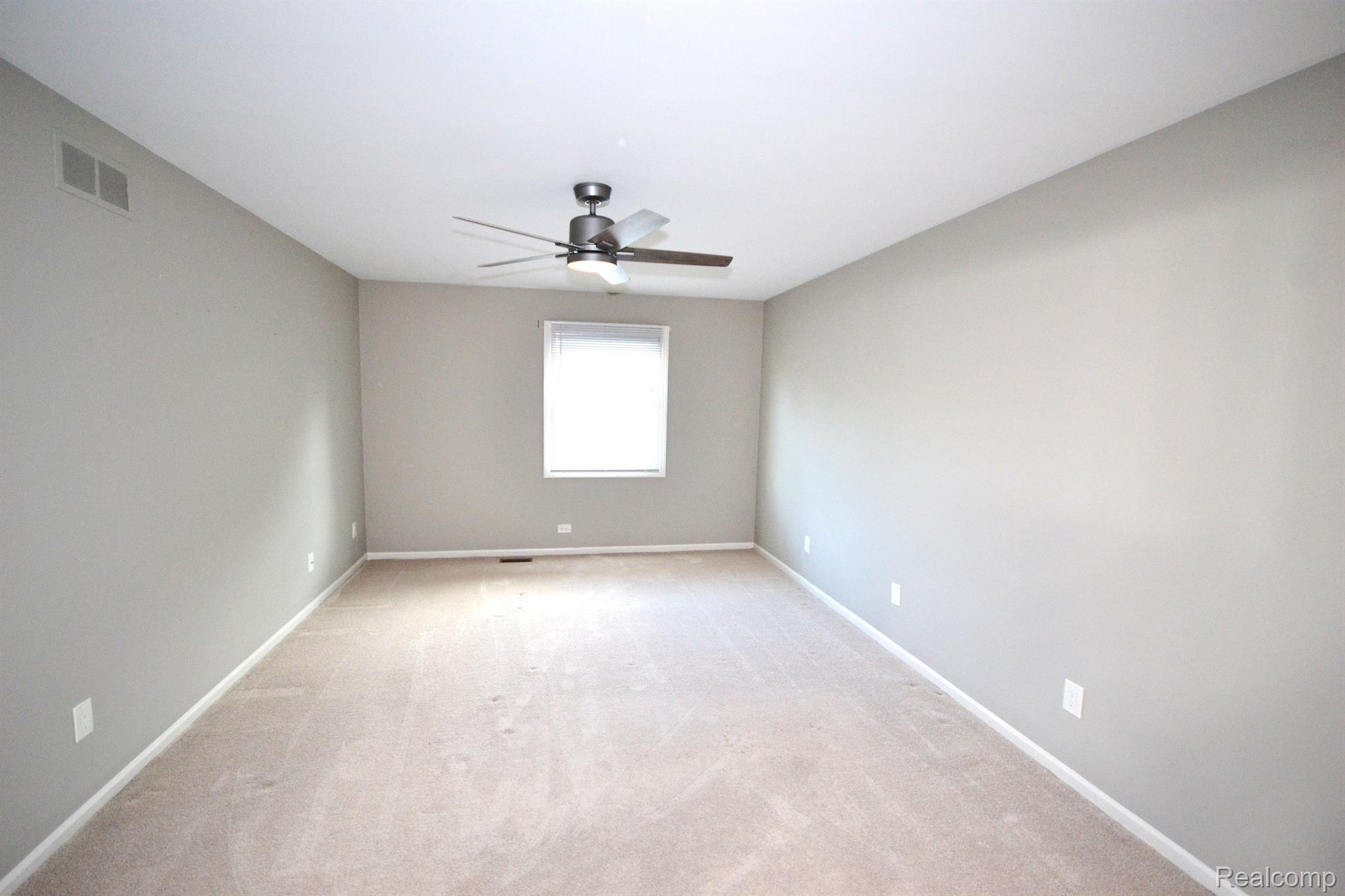 Dearborn City, Michigan 48124, United States, 2 Bedrooms Bedrooms, ,3 BathroomsBathrooms,Residential,Active,169699