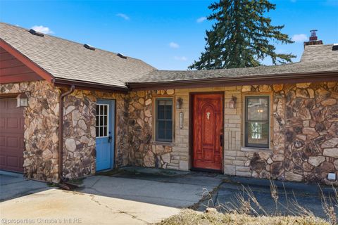 2739 Lakeridge Wixom City MI 48393