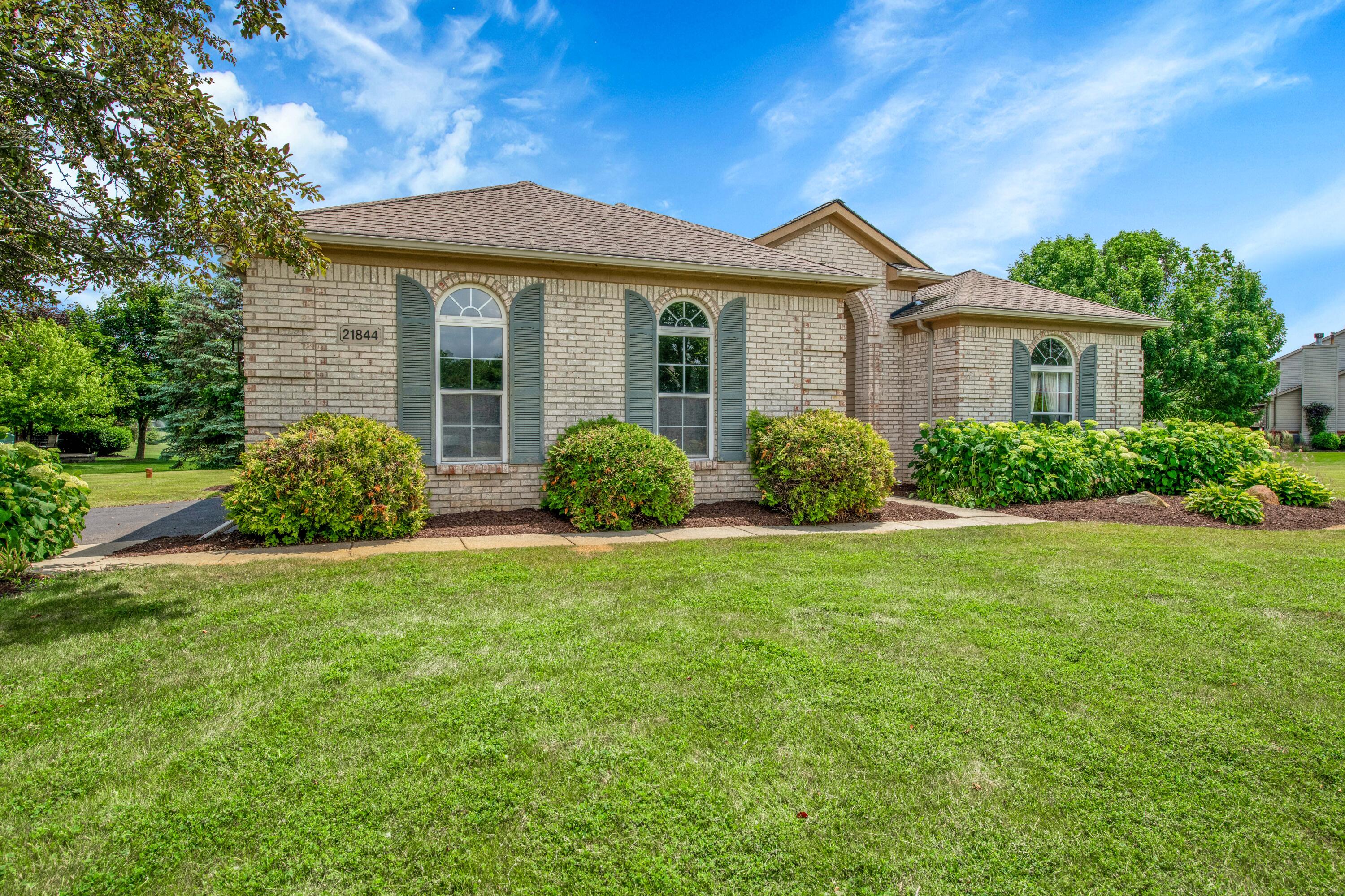 21844 Lyon Trail N