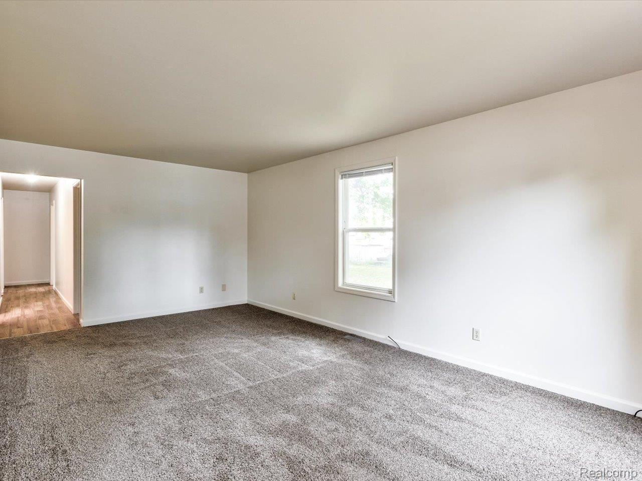 Port Huron City, Michigan 48060, United States, 3 Bedrooms Bedrooms, ,2 BathroomsBathrooms,Residential,Active,225048