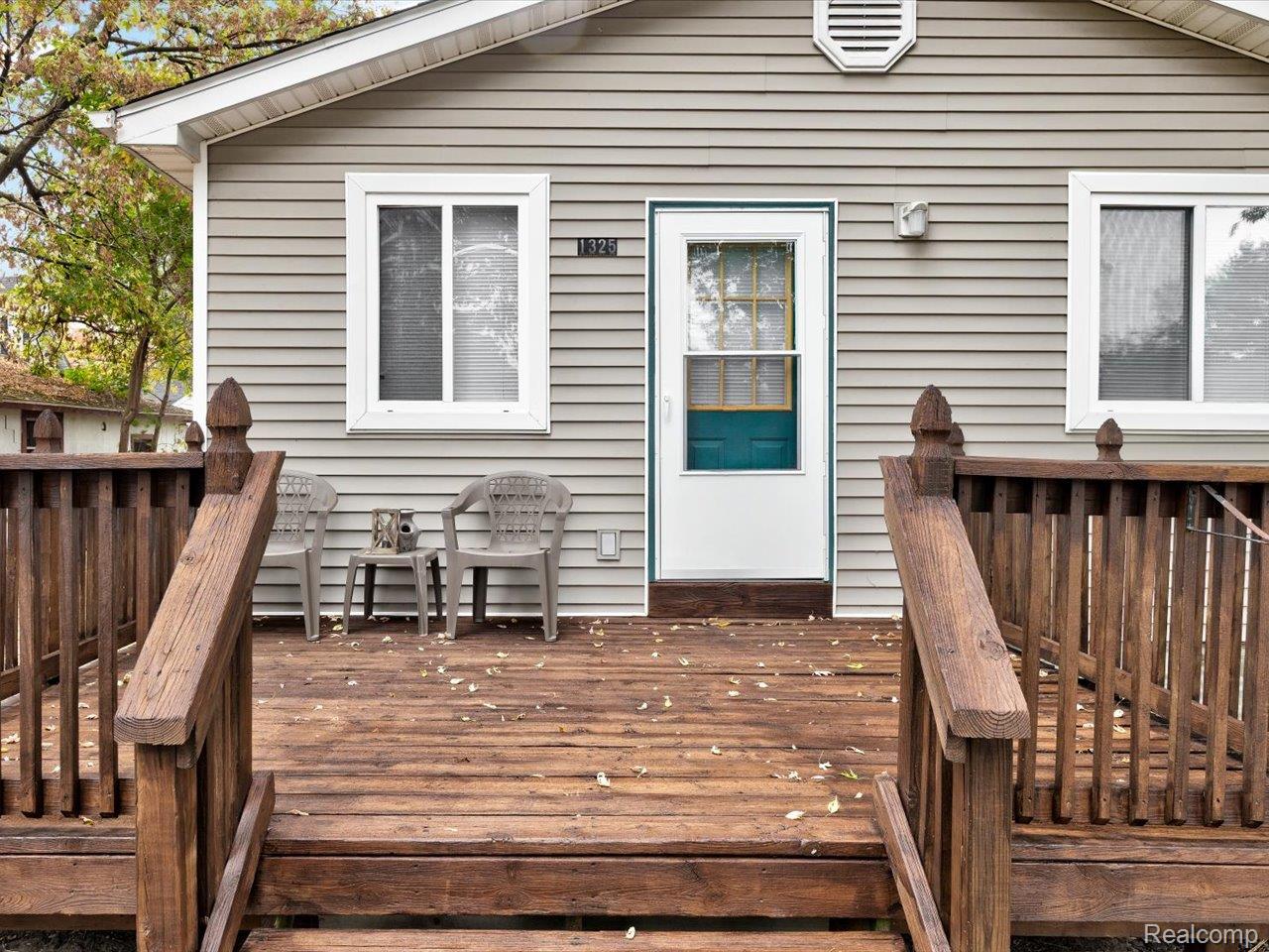 Port Huron City, Michigan 48060, United States, 3 Bedrooms Bedrooms, ,2 BathroomsBathrooms,Residential,Active,225048