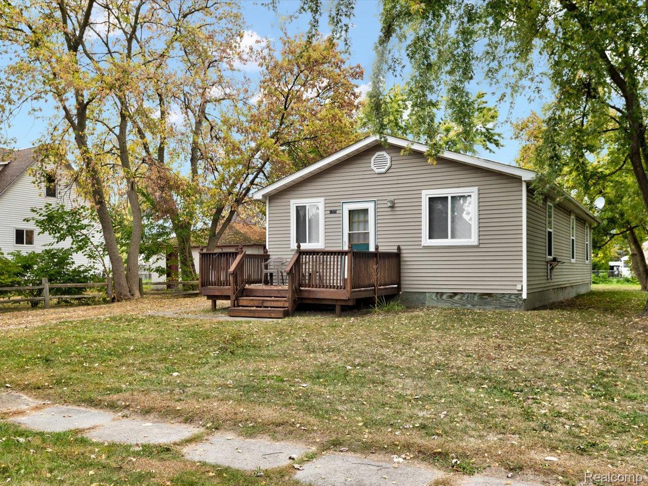 Port Huron City, Michigan 48060, United States, 3 Bedrooms Bedrooms, ,2 BathroomsBathrooms,Residential,Active,225048