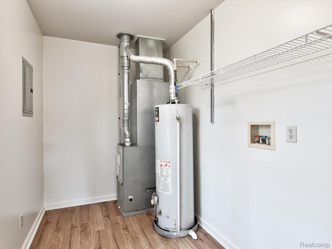 Port Huron City, Michigan 48060, United States, 3 Bedrooms Bedrooms, ,2 BathroomsBathrooms,Residential,Active,225048