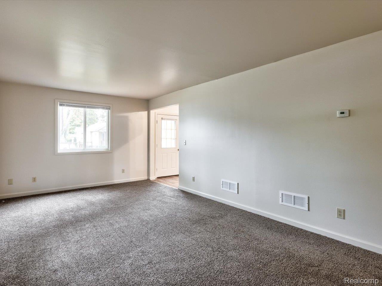 Port Huron City, Michigan 48060, United States, 3 Bedrooms Bedrooms, ,2 BathroomsBathrooms,Residential,Active,225048