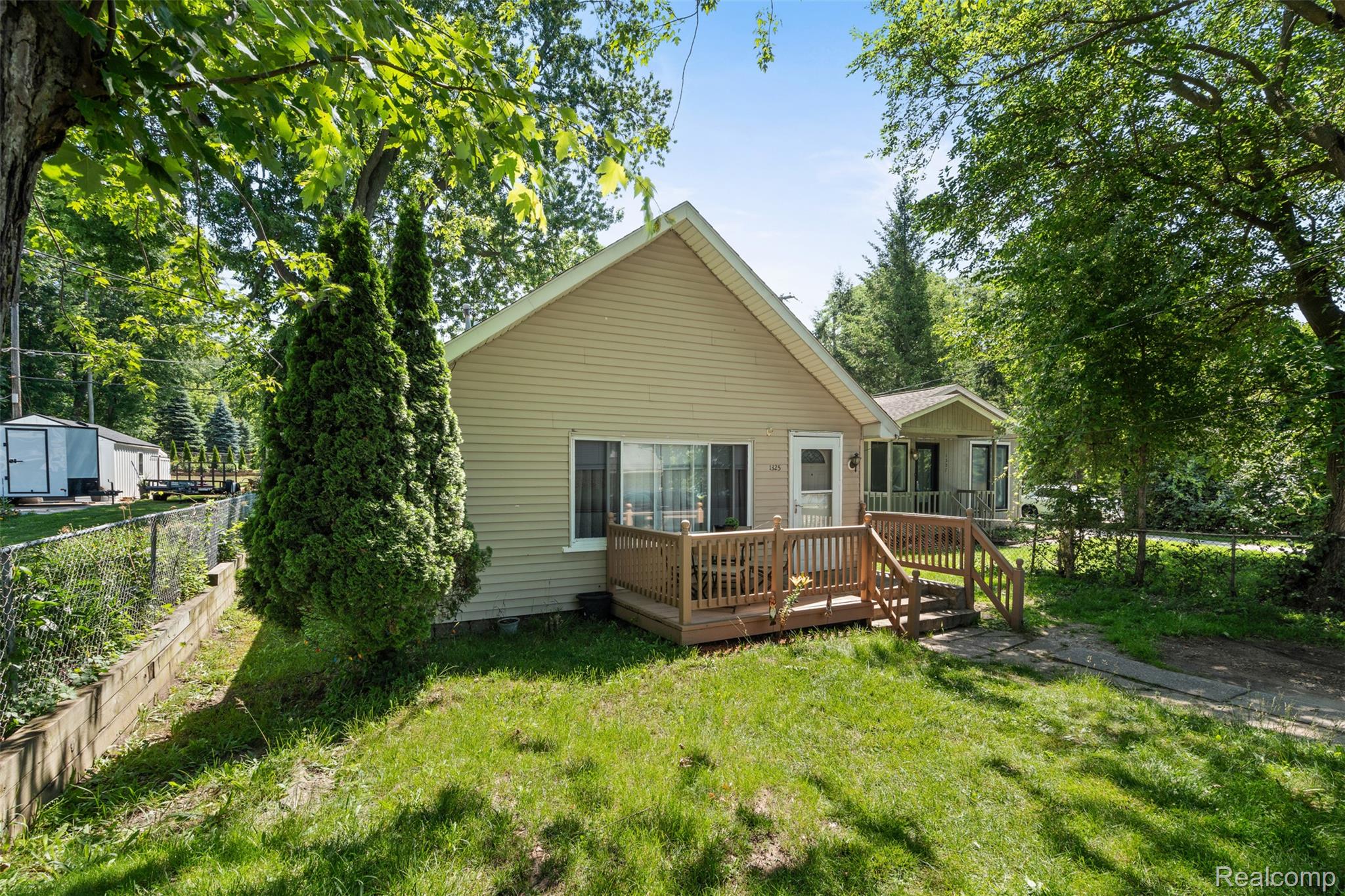 1325 E Lake Drive