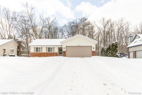 3871 Cheryl Drive Commerce Charter Township MI 48382