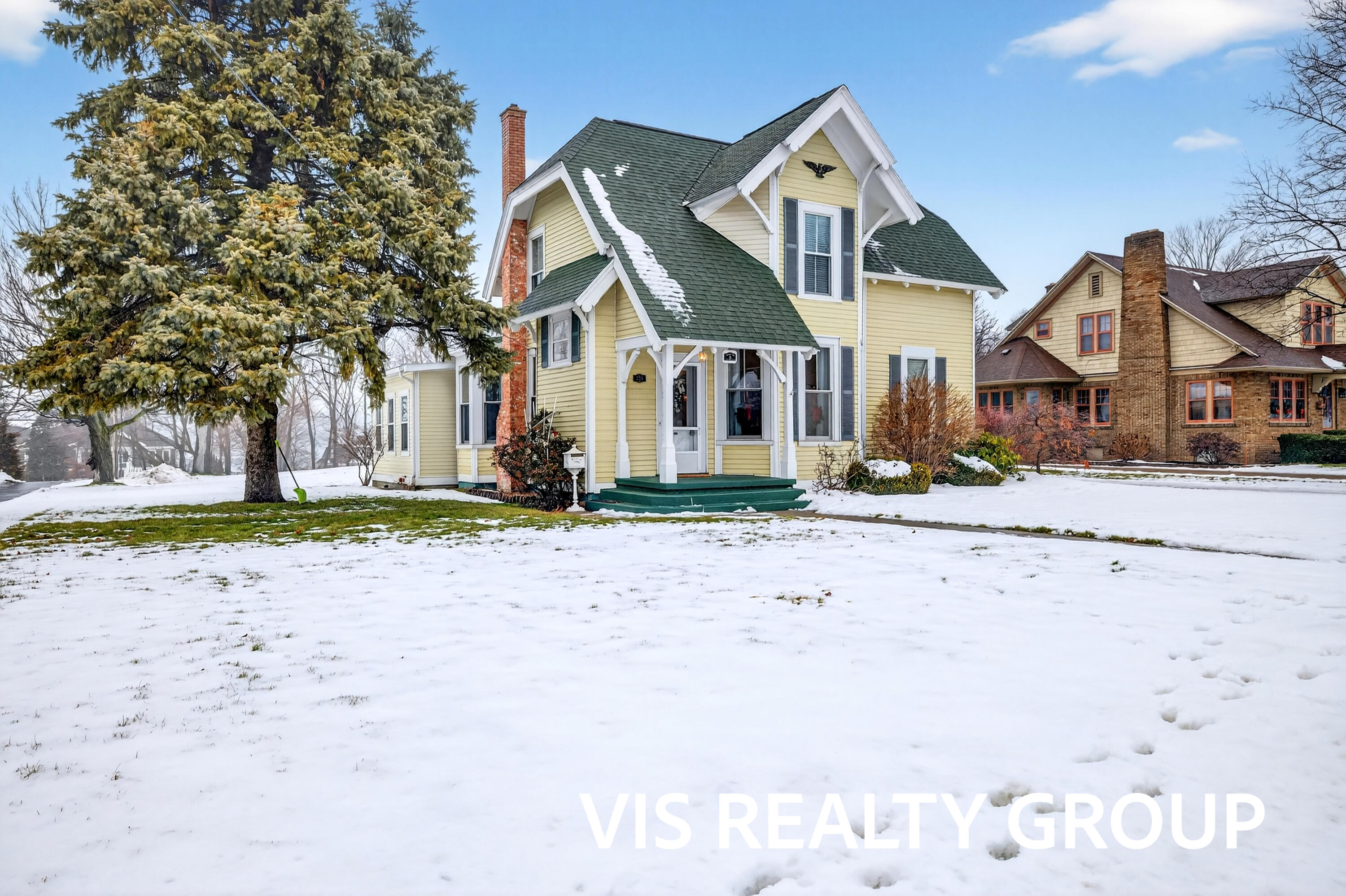 223 E Savidge Street