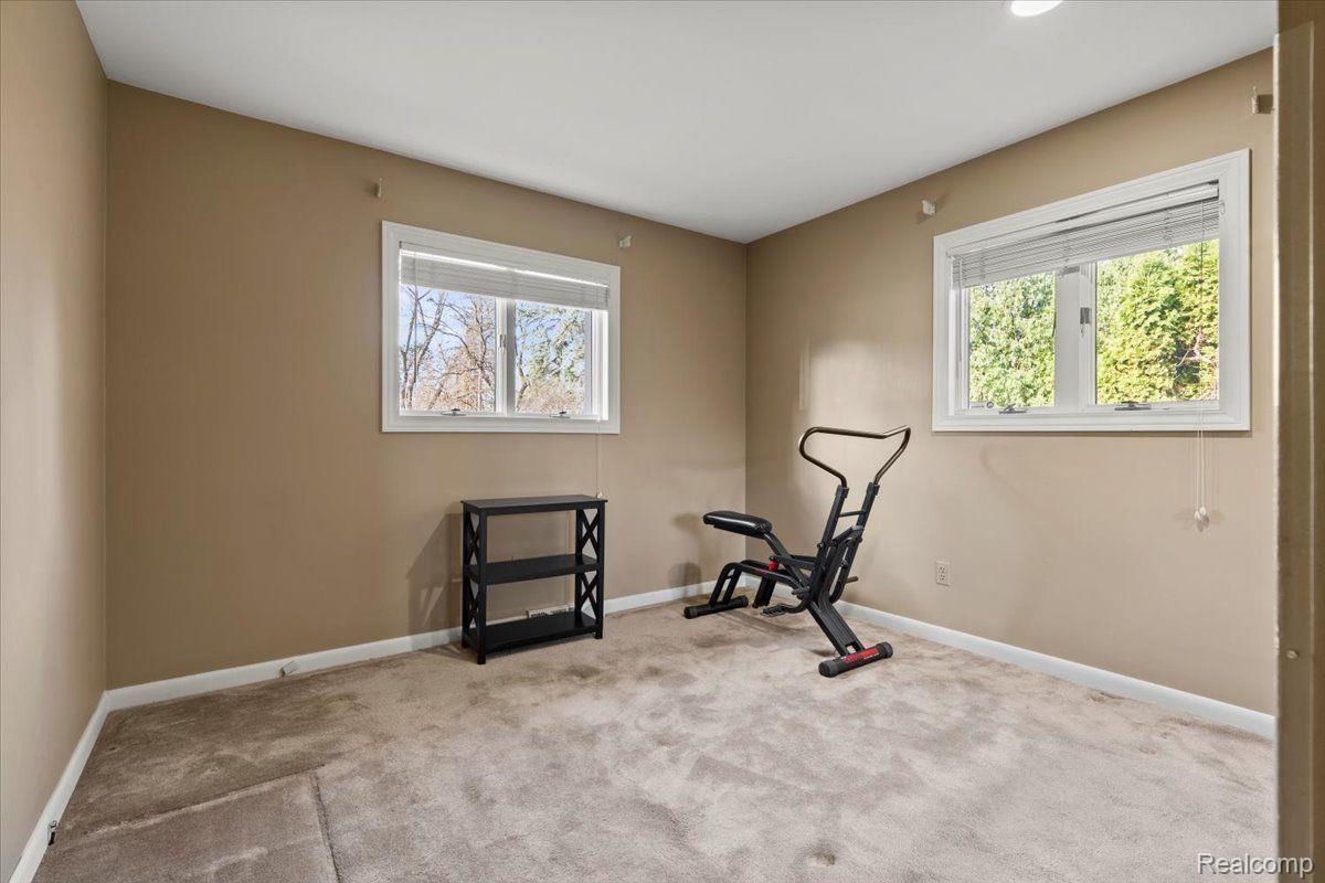 West Bloomfield Charter Township, Michigan 48324, United States, 3 Bedrooms Bedrooms, ,2 BathroomsBathrooms,Residential,Active,155846