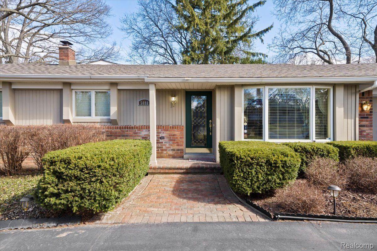 West Bloomfield Charter Township, Michigan 48324, United States, 3 Bedrooms Bedrooms, ,2 BathroomsBathrooms,Residential,Active,155846