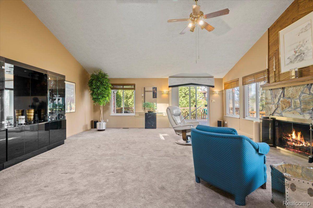 West Bloomfield Charter Township, Michigan 48324, United States, 3 Bedrooms Bedrooms, ,2 BathroomsBathrooms,Residential,Active,155846