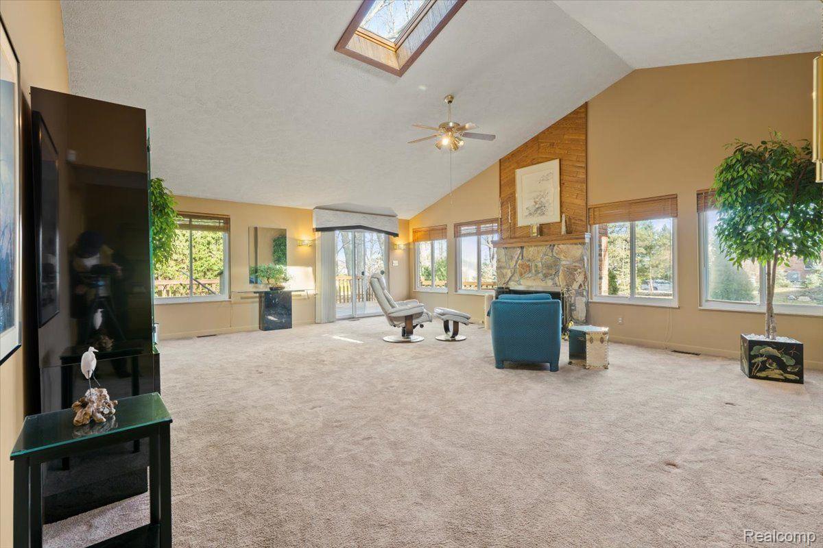 West Bloomfield Charter Township, Michigan 48324, United States, 3 Bedrooms Bedrooms, ,2 BathroomsBathrooms,Residential,Active,155846