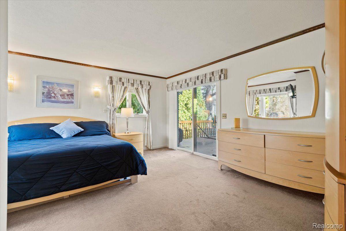 West Bloomfield Charter Township, Michigan 48324, United States, 3 Bedrooms Bedrooms, ,2 BathroomsBathrooms,Residential,Active,155846