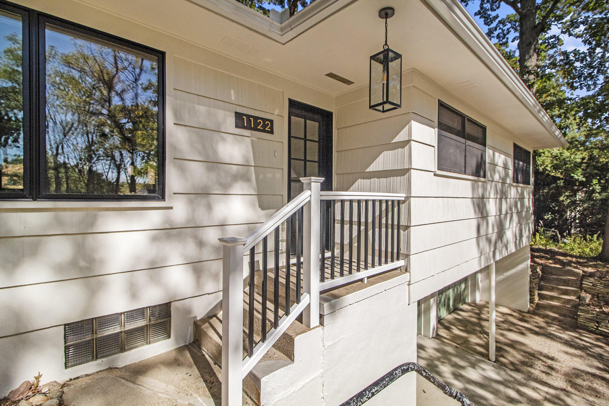 1122 Mixtwood Street