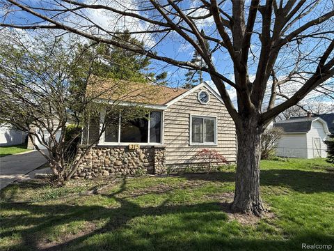 315 E Cowan Avenue Madison Heights City MI 48071