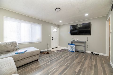 Tiny photo for 209 Wallace Avenue, Kalamazoo City, MI 49048 (MLS # 66026001852)