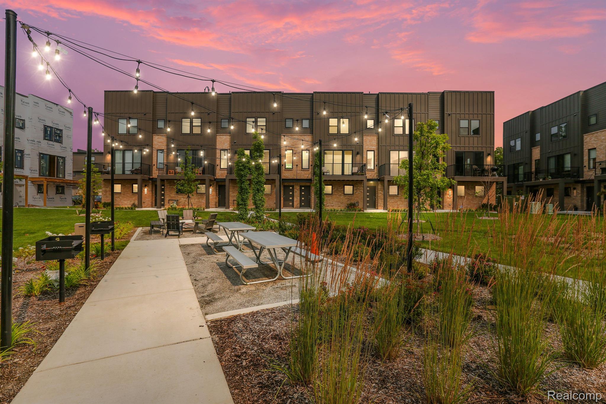 1058 Hampton Circle 74