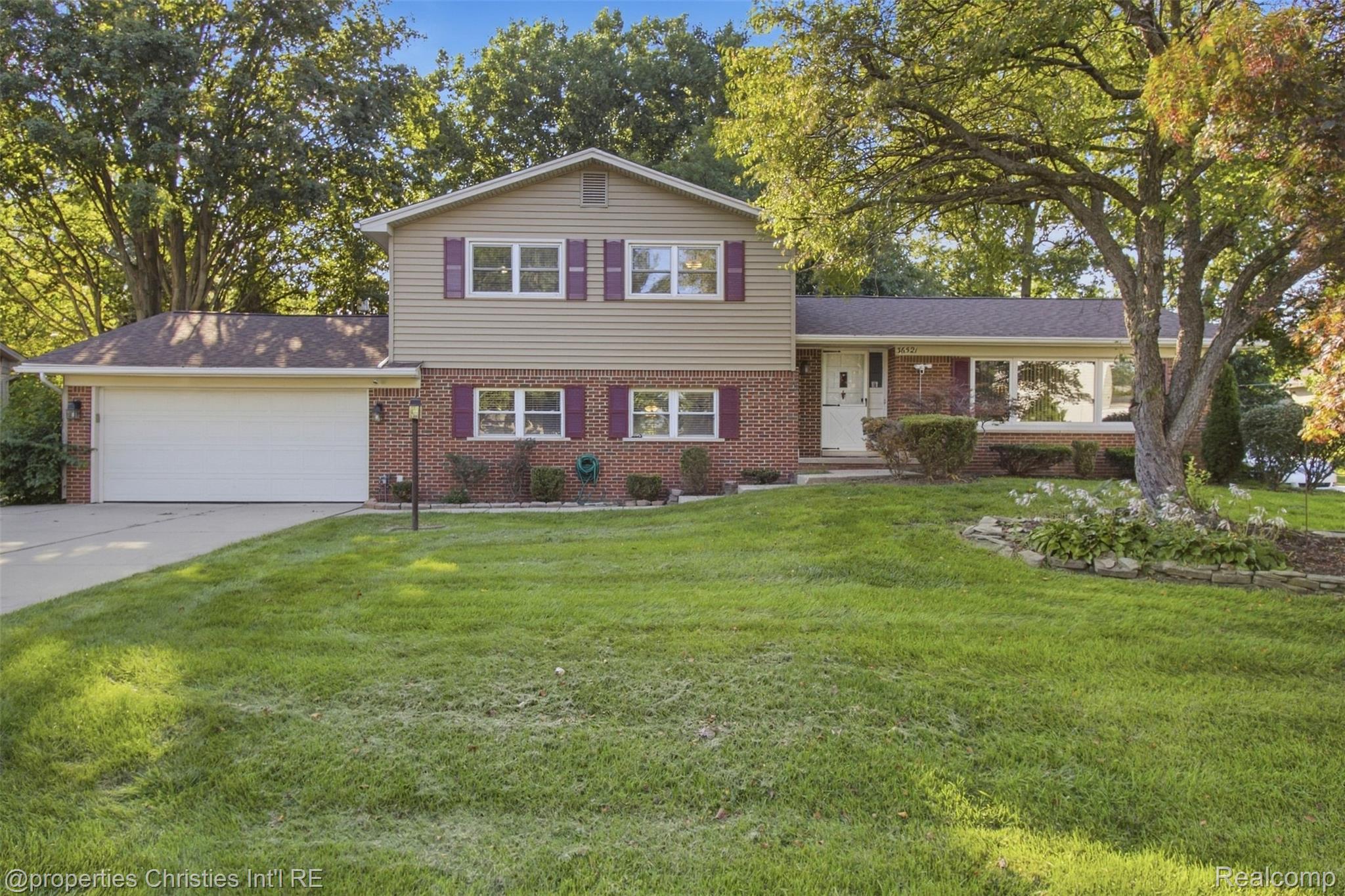 36521 Gloucester Drive