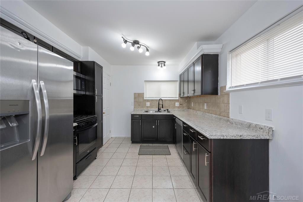 26211 Linwood Street