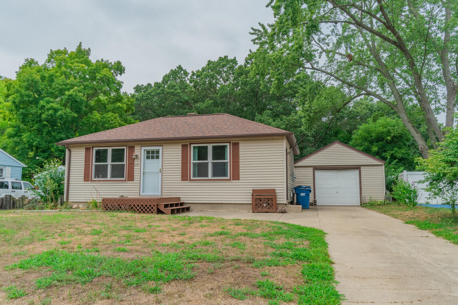 215 S Fruitport Road