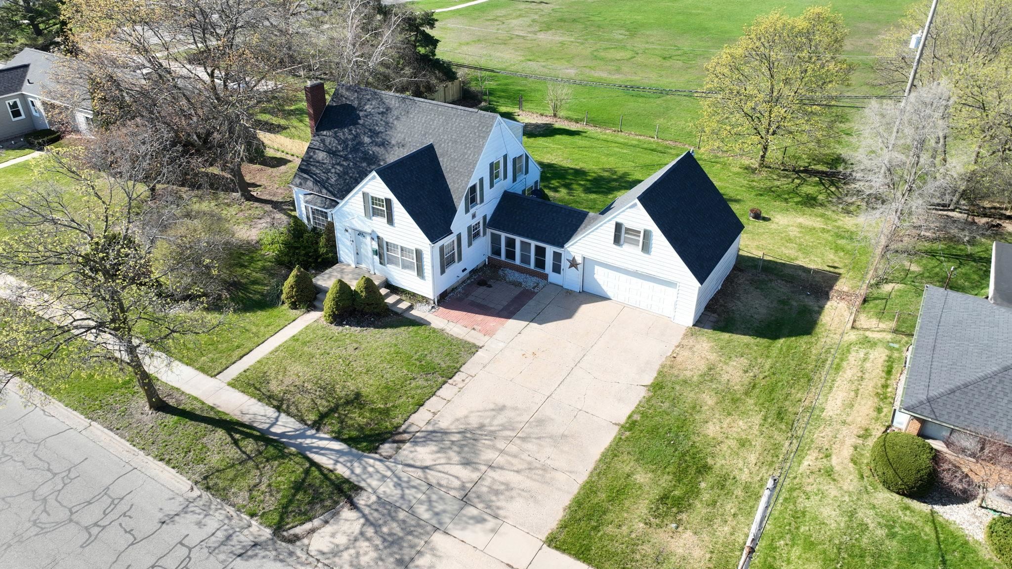 1207 North Drive