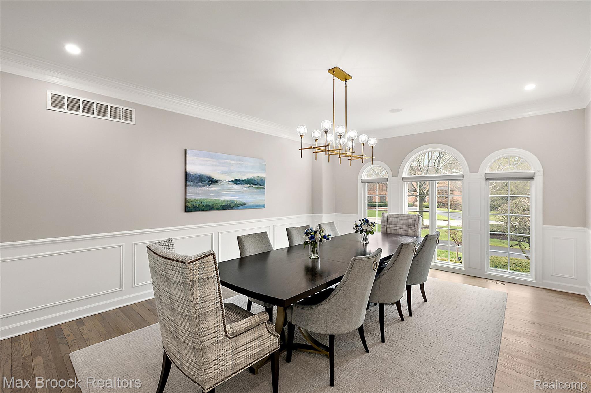 945 Wellsley Court