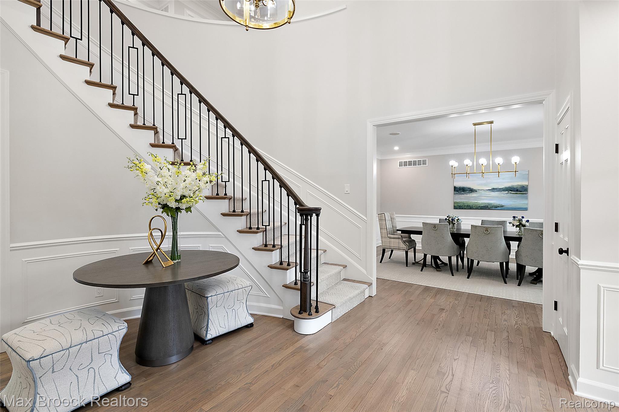945 Wellsley Court