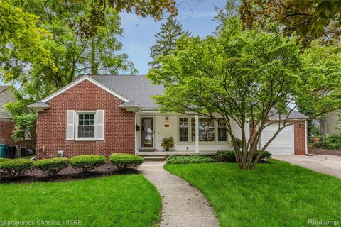 13323 Hart Avenue Huntington Woods City MI 48070