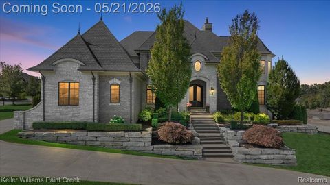 Photo of 4838 Pinecrest Court, Rochester City, MI 48306 (MLS # 20261033555)