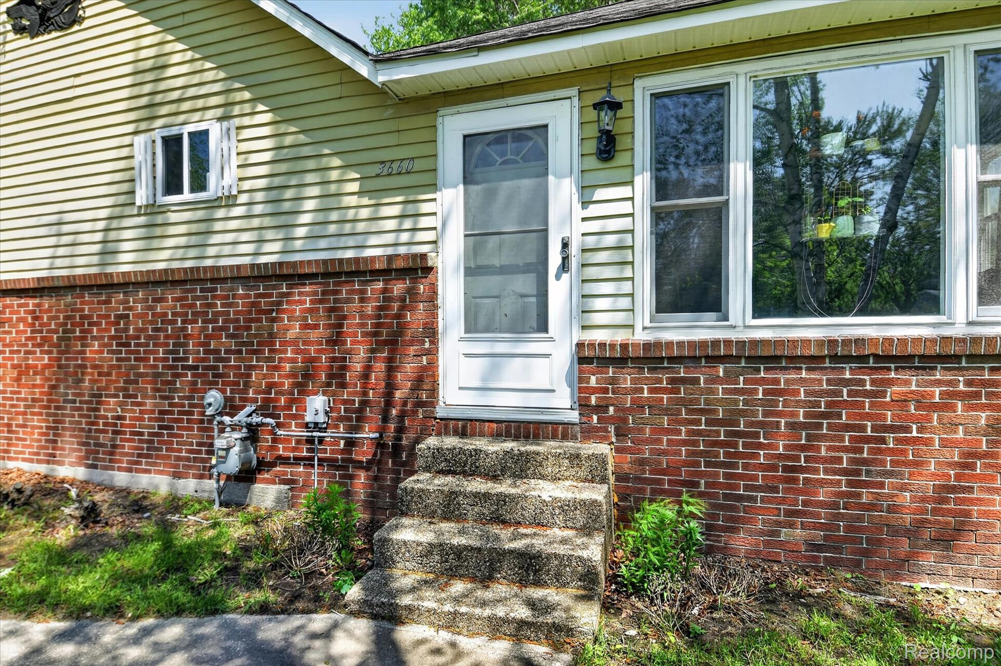 3660 Keewahdin Road