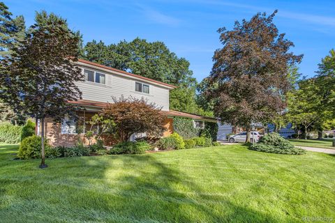 6603 Guildford Drive Utica City MI 48316