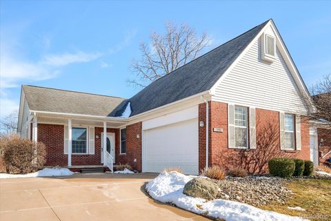 1390 Luxington Drive Lapeer City MI 48446