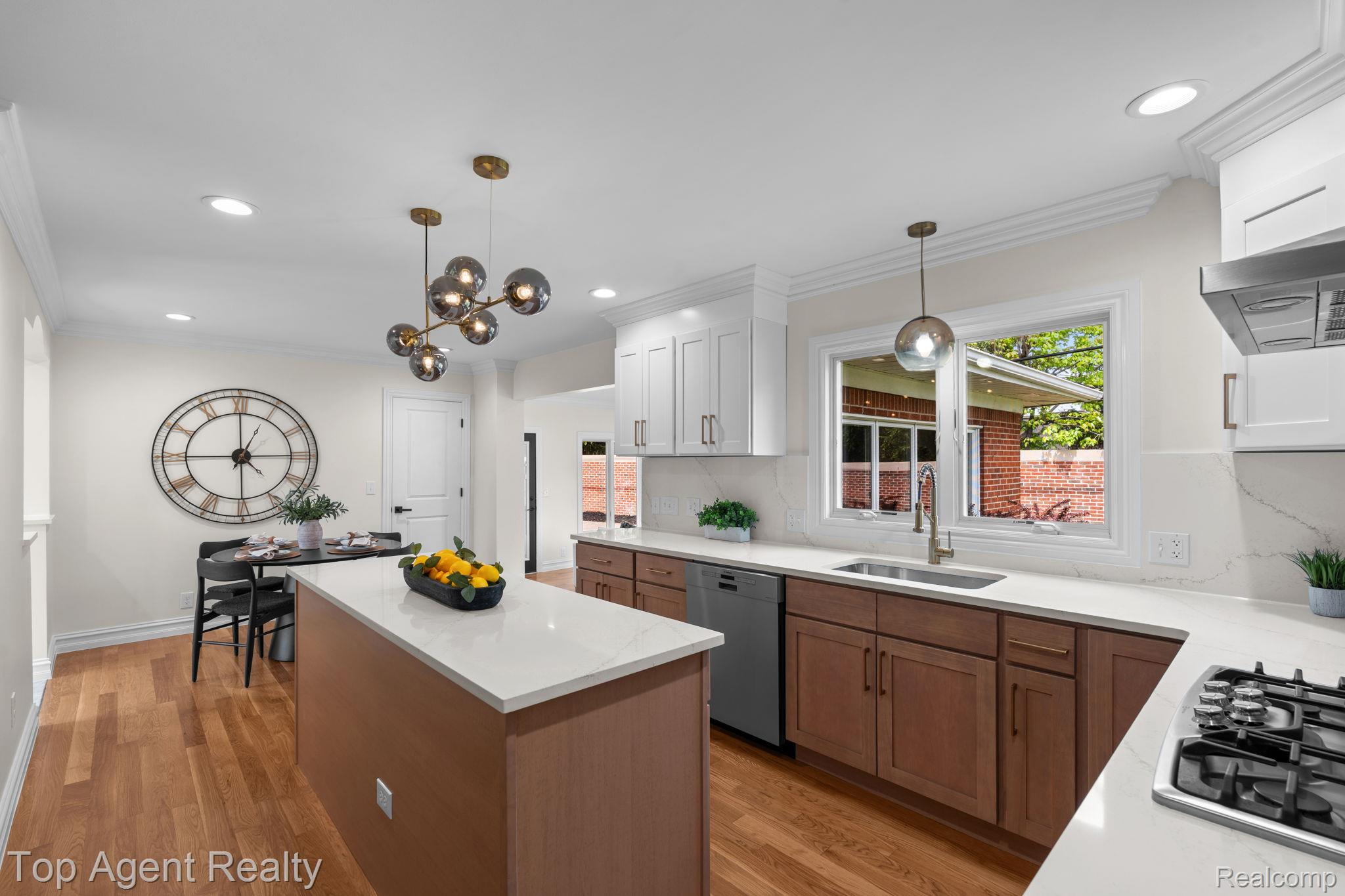 6739 White Pine Court