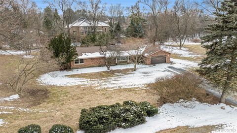 1085 Frankel Lane Bloomfield Charter Township MI 48302