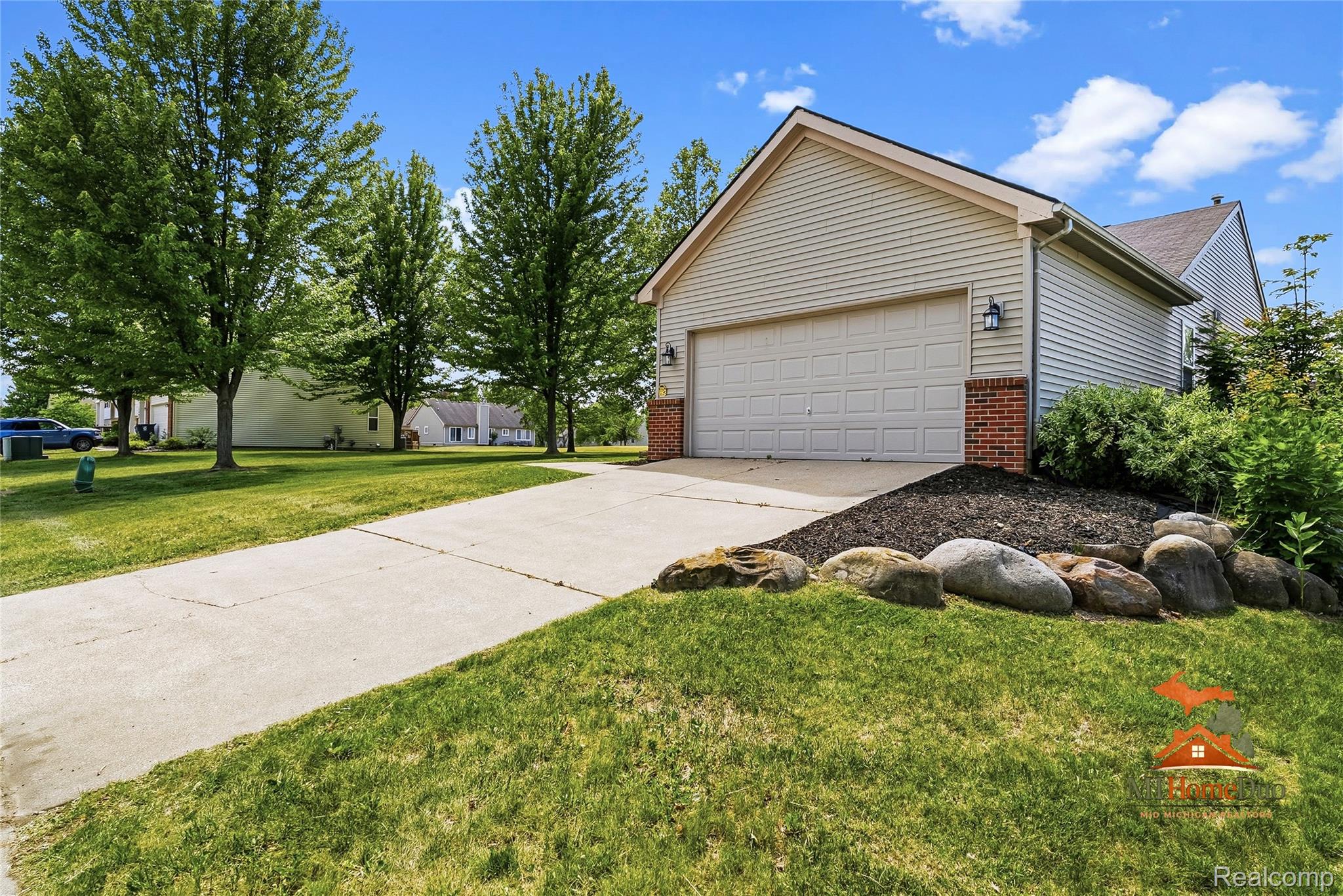 1501 Vanderbilt Drive