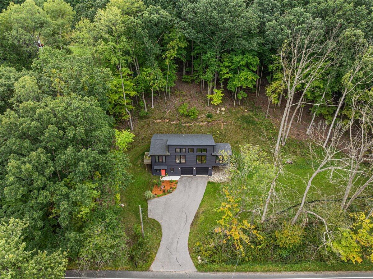 11610 Grand River Drive SE