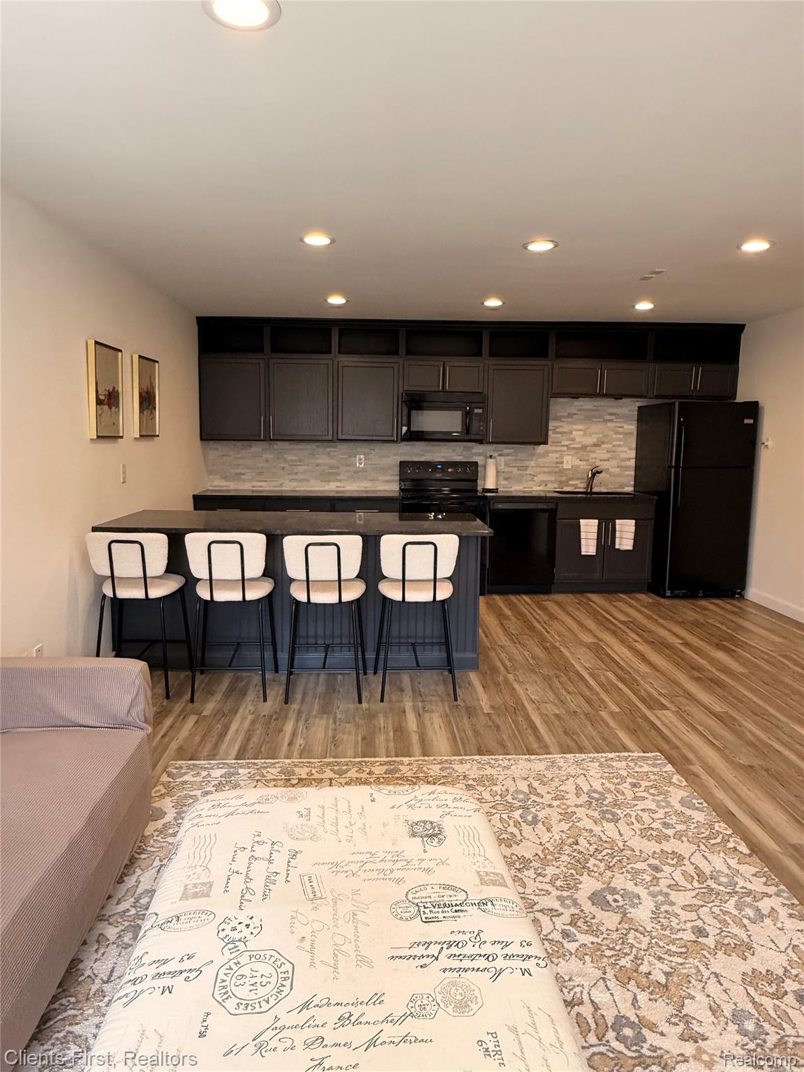 675 RANDOLPH Street 206