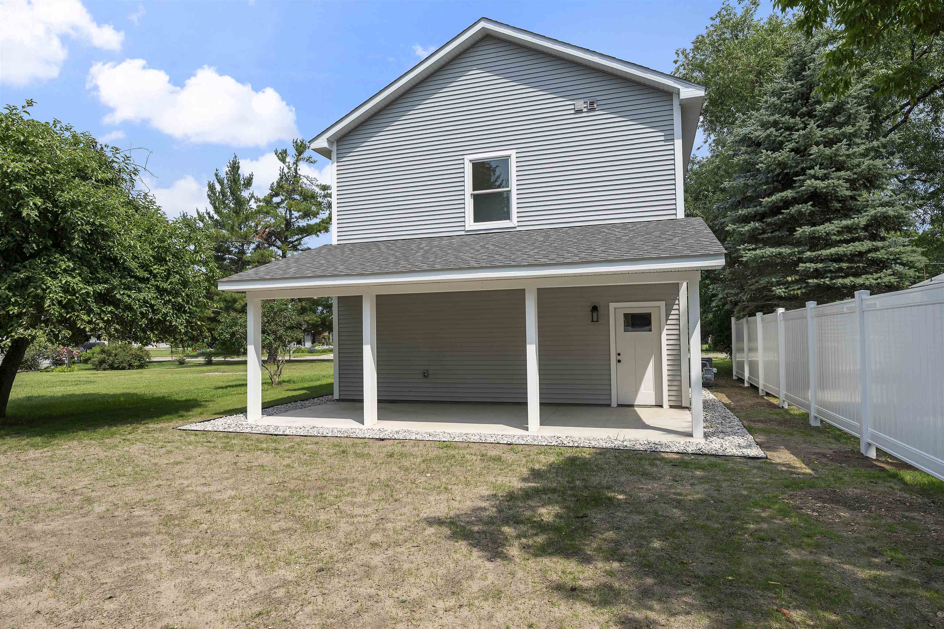 202 W Carpenter Street