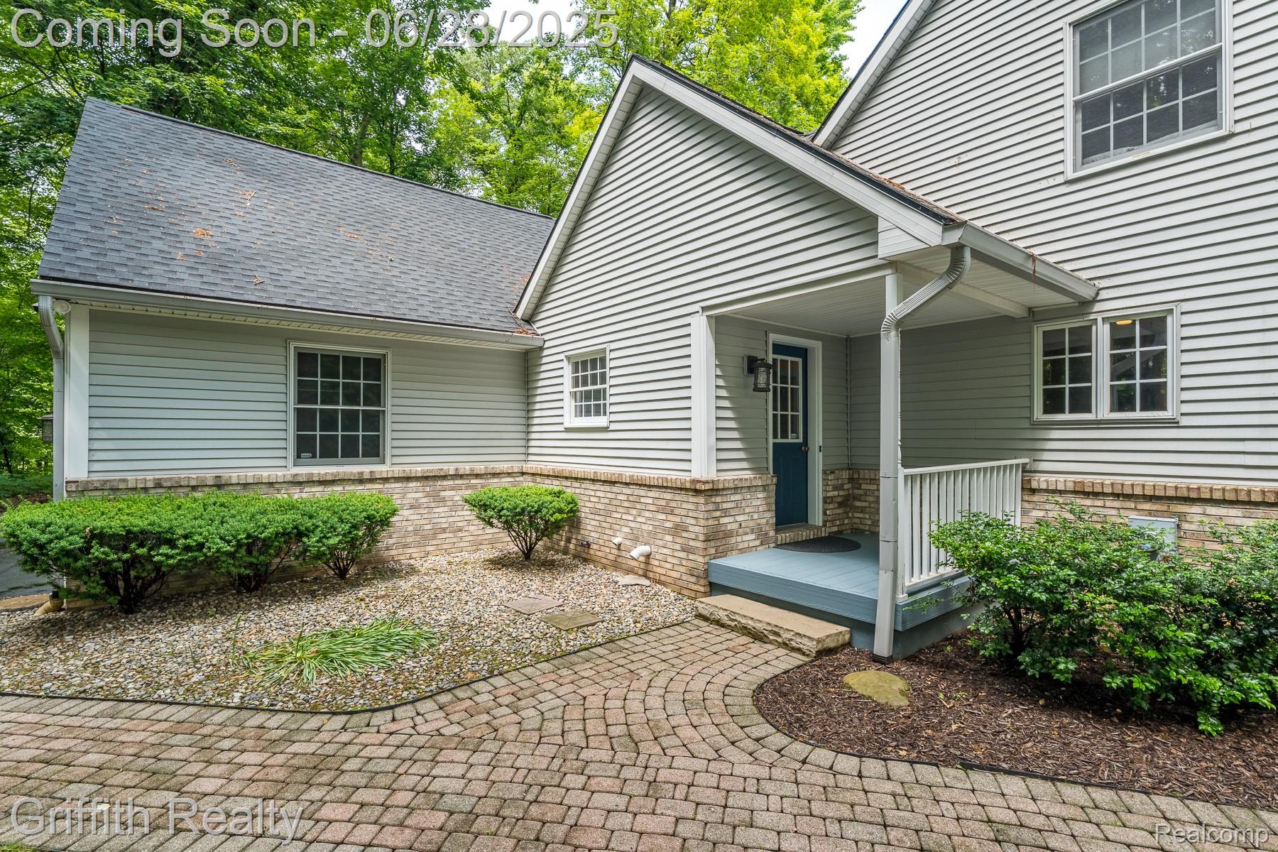 8123 Baypointe Drive