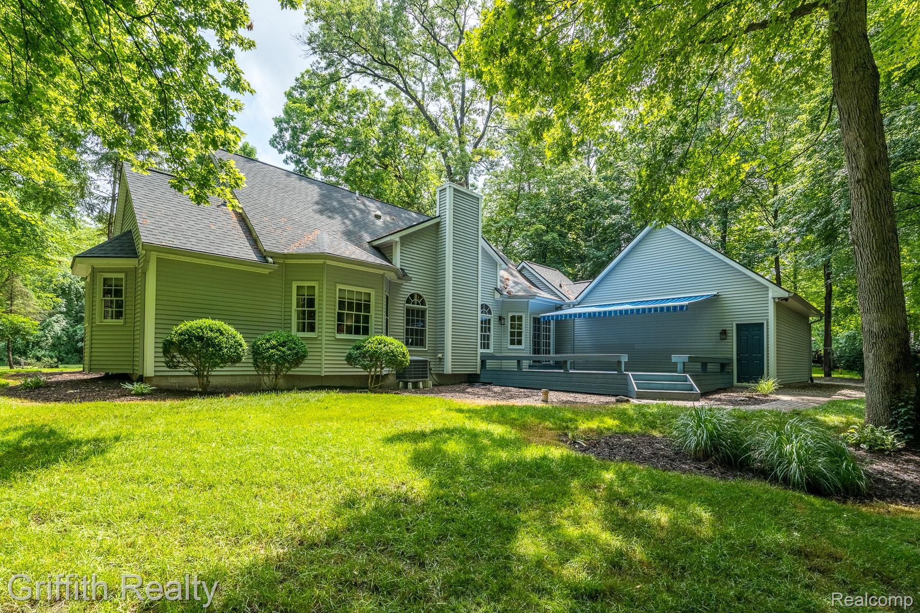 8123 Baypointe Drive