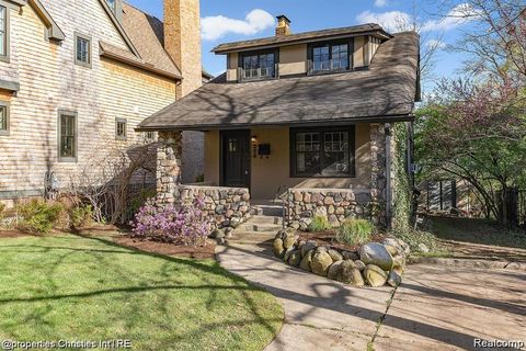 256 Ravine Road Birmingham City MI 48009