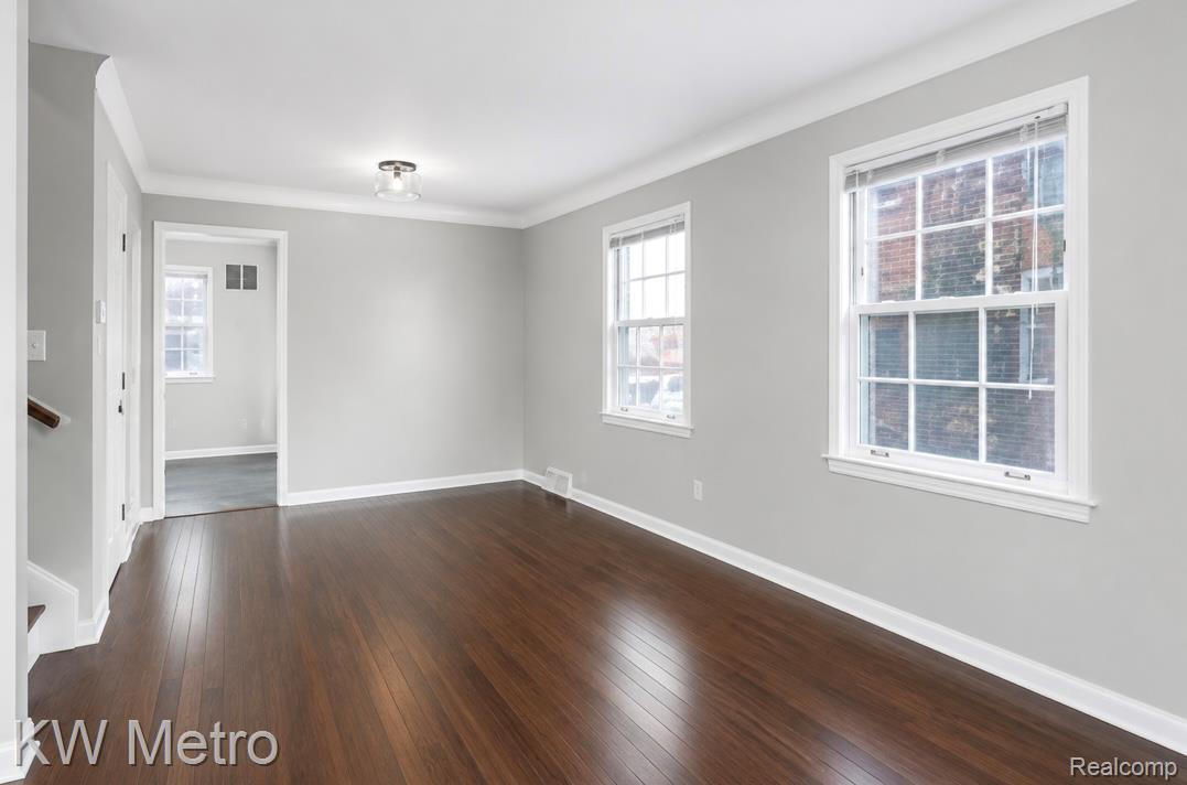 205-207 S Pleasant Street