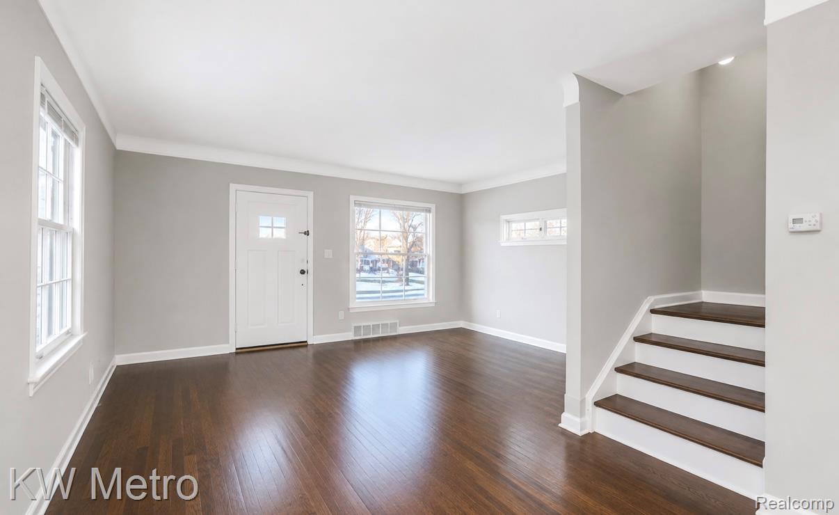 205-207 S Pleasant Street