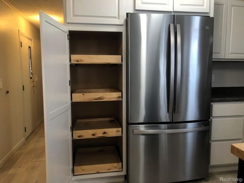 Tiny photo for 604 Juniper Court, Jonesville City, MI 49250 (MLS # 20261021670)